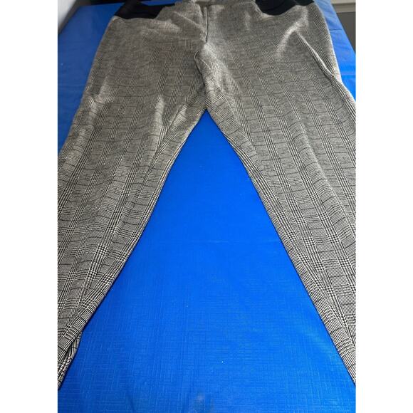 Lane Bryant Houndstooth Stretch Pants – Black & White – Size 22 - Picture 4 of 6